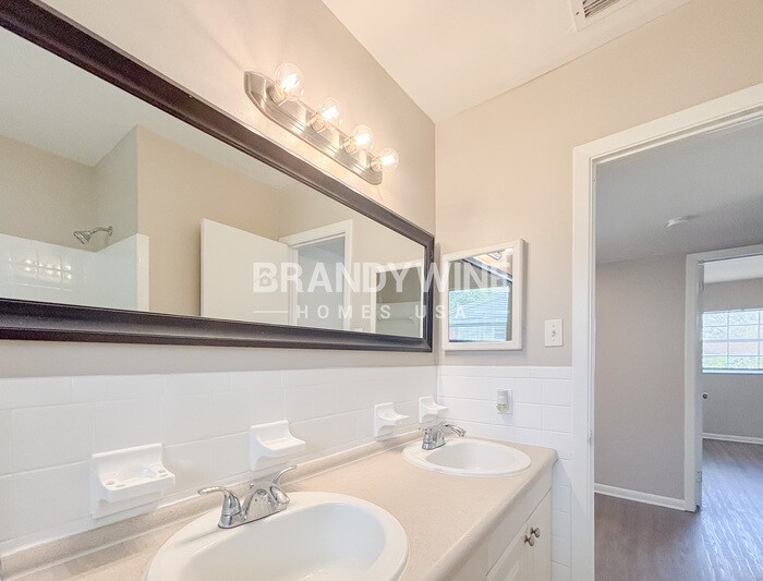 Building Photo - 318 Terrace Dr