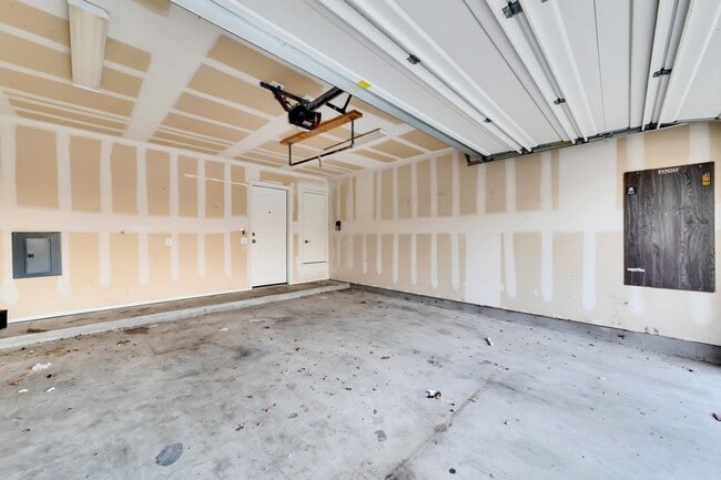 Building Photo - 9004 Bird Brook Ln