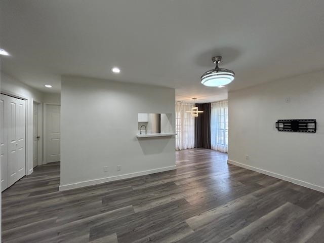 Building Photo - 200 Martingale
