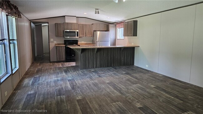 Building Photo - 20 Crawford Dr