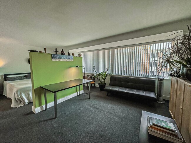 Building Photo - Bright and Sophisticated Studio Minutes Away from The Warf With Storage, Parking & Utilities Incl...