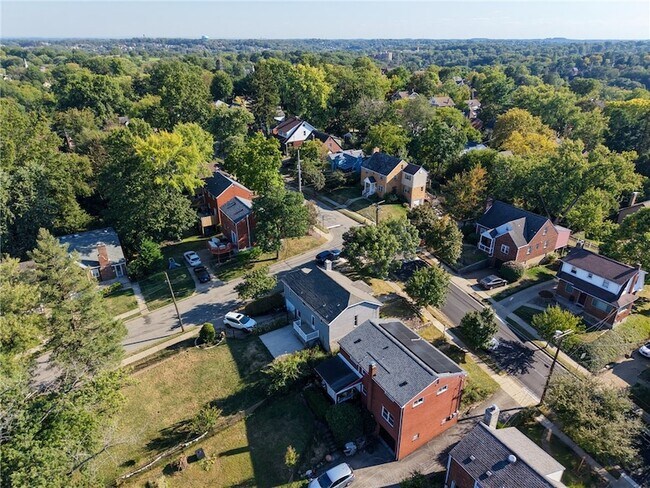 Building Photo - 261 Catalpa Pl