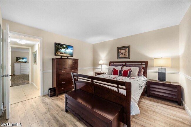 Building Photo - 3195 Boca Ciega Dr