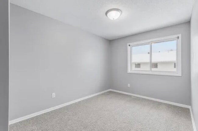 Building Photo - 602 78th Ave NE