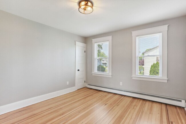 Building Photo - 139 Albany Ave