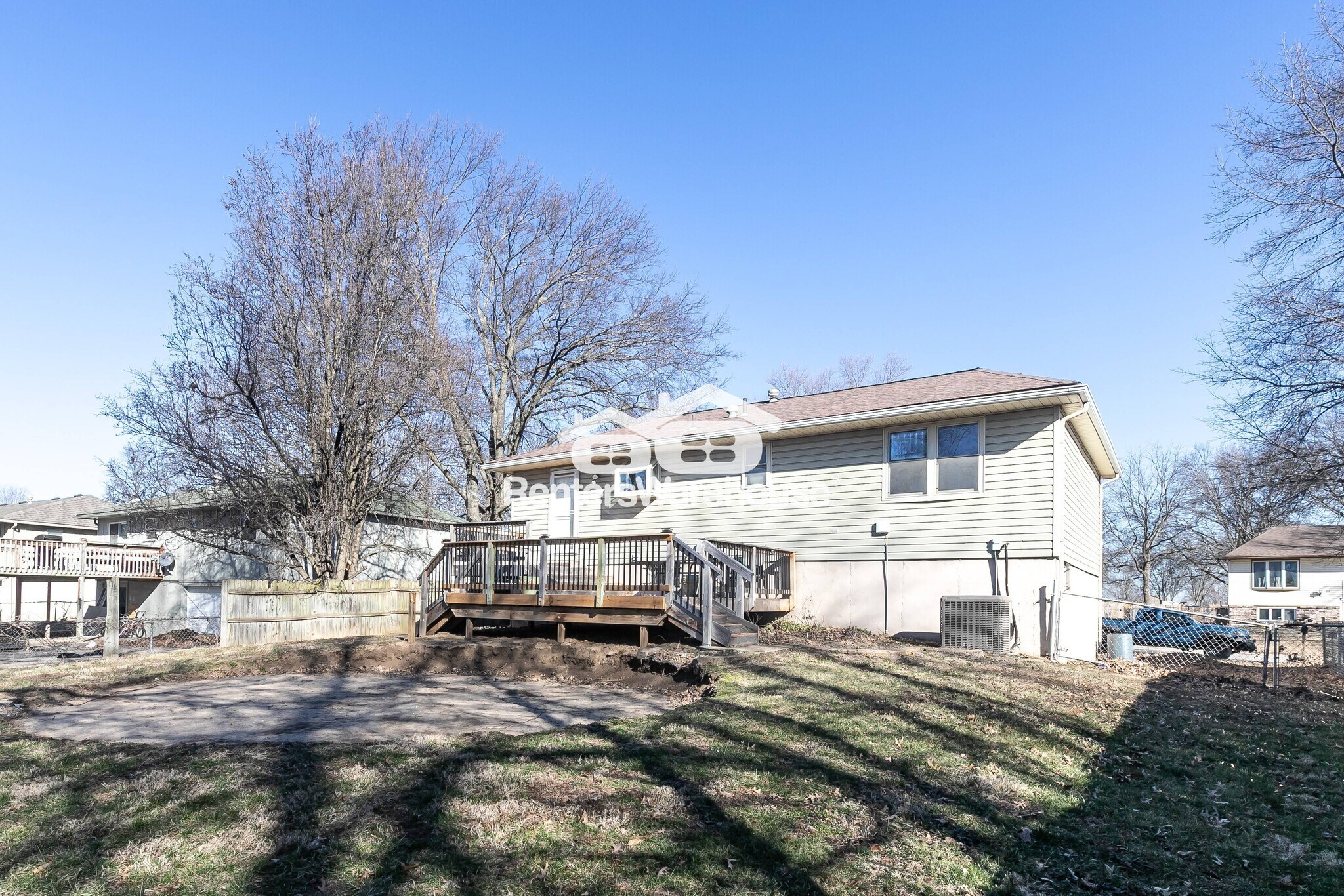 Building Photo - 203 Village Ln