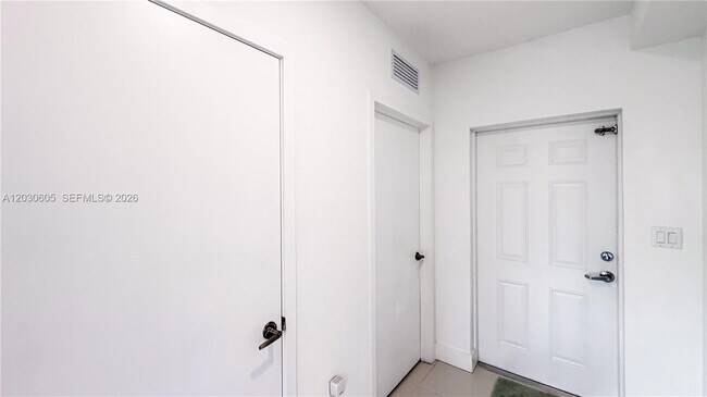Building Photo - 229 NW 12th Ct