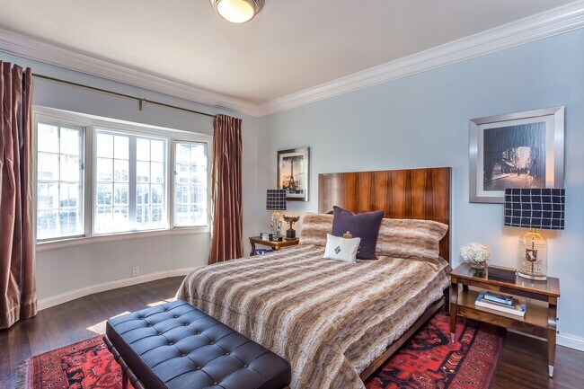 Building Photo - 10335 Wilshire Blvd