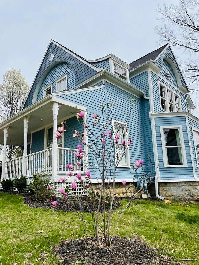 Building Photo - 211 N Water St