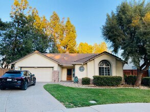 Building Photo - Charming 3 Bedroom 2 Bath with Large Backyard on Corner lot