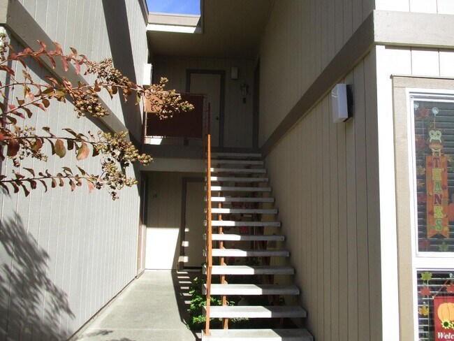 Building Photo - 8155 Westwood Dr