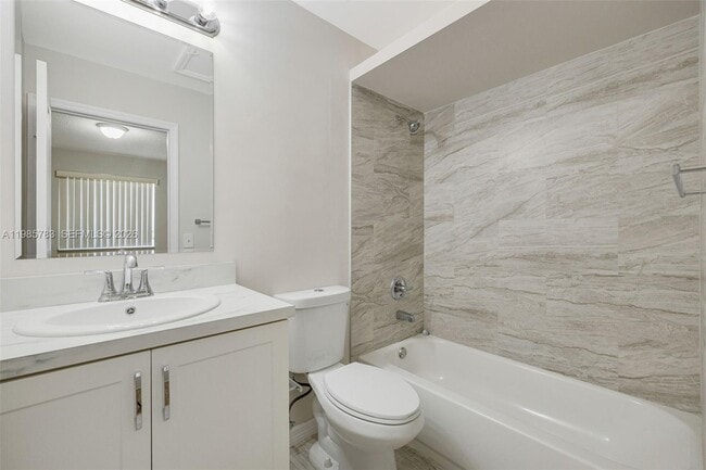 Building Photo - 15750 SW 92nd Ave