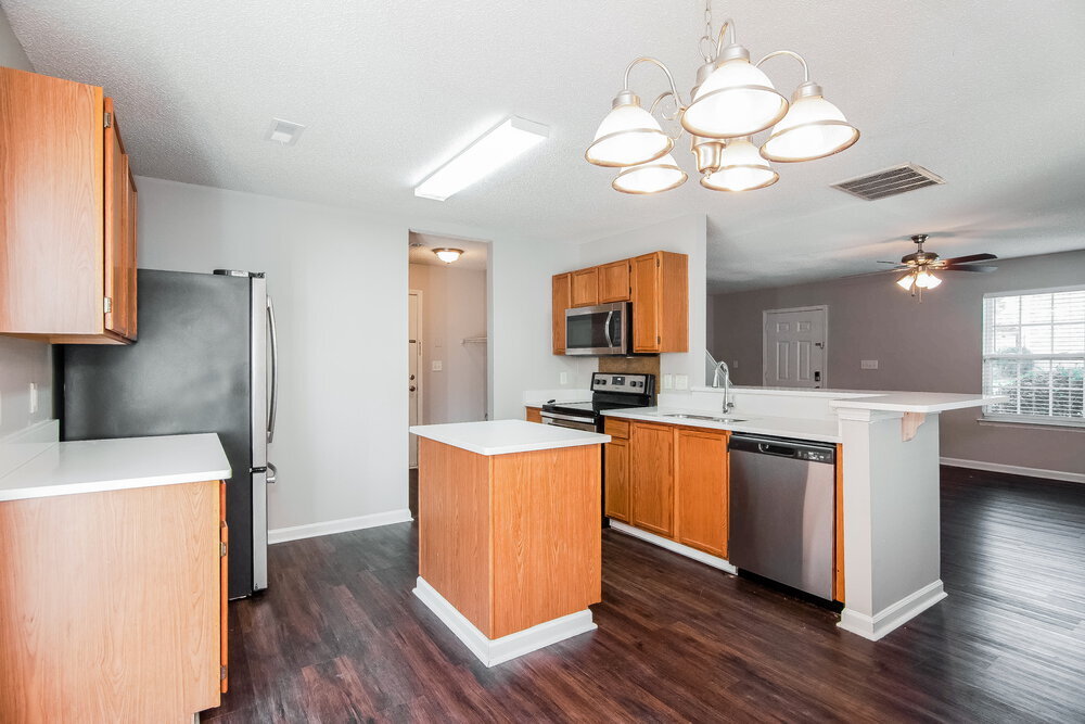 Building Photo - 11202 Northwoods Forest Dr