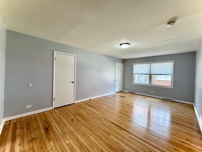 Building Photo - 122 N Menard Ave