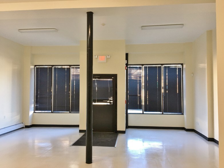 Building Photo - 1079-1093 Capitol Ave