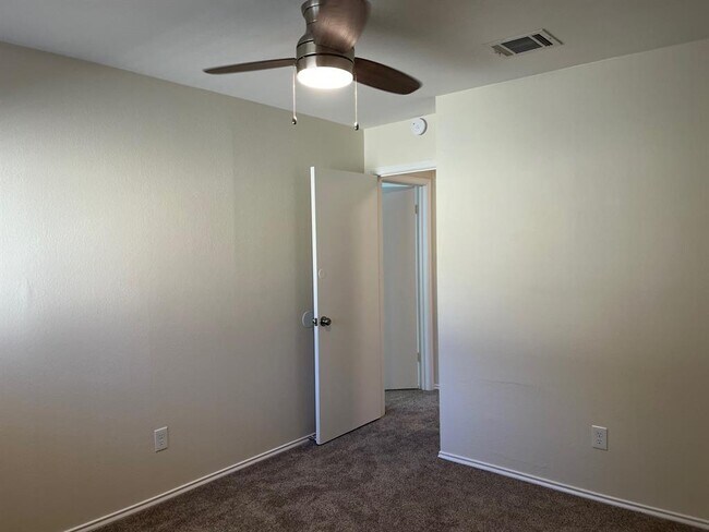 Building Photo - 12908 Steeple-Chase Dr