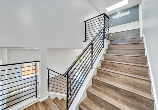 Building Photo - Modern 4-Bedroom Home in Prime West LA | Walkable, Spacious & Move-In Ready