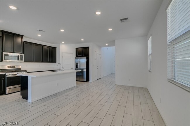 Building Photo - 6858 Greensmen Ave
