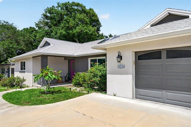 Building Photo - 4420 Porpoise Dr SE