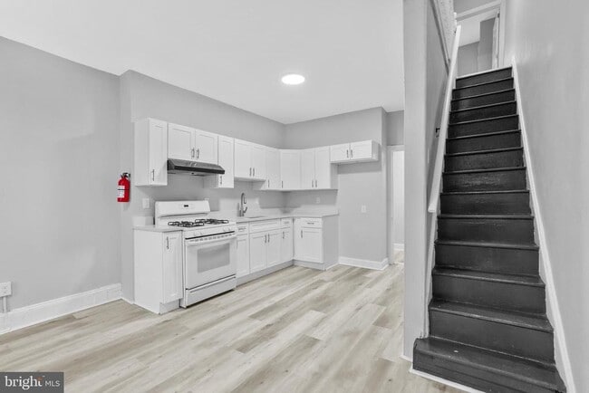 Building Photo - 3231 Hope St