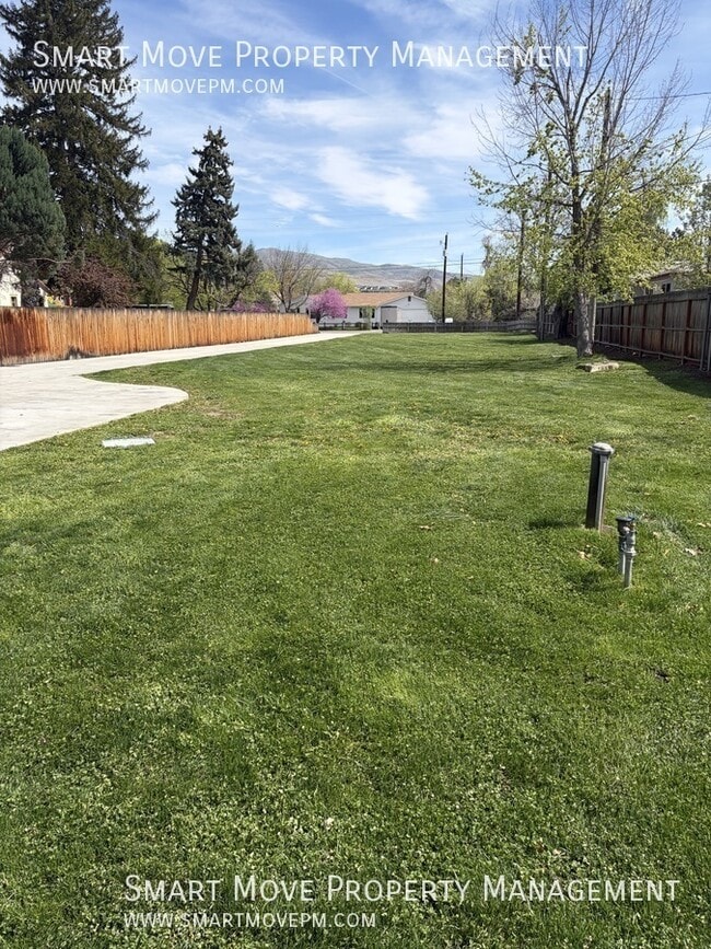 Building Photo - 2311 S Gekeler-