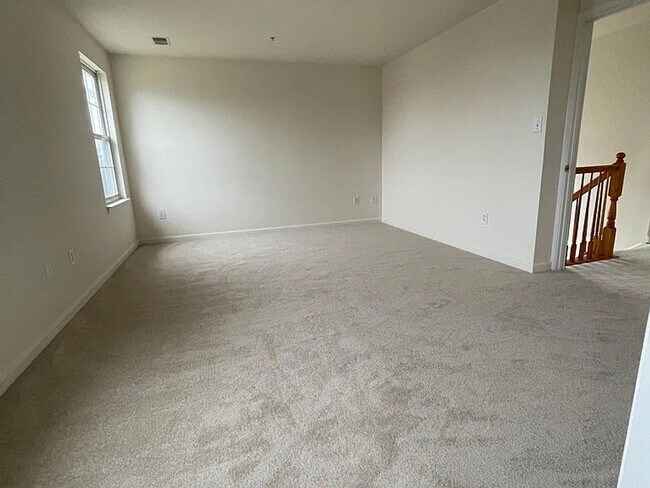 Building Photo - Spacious & Updated Home in the Heart of Hyattsville