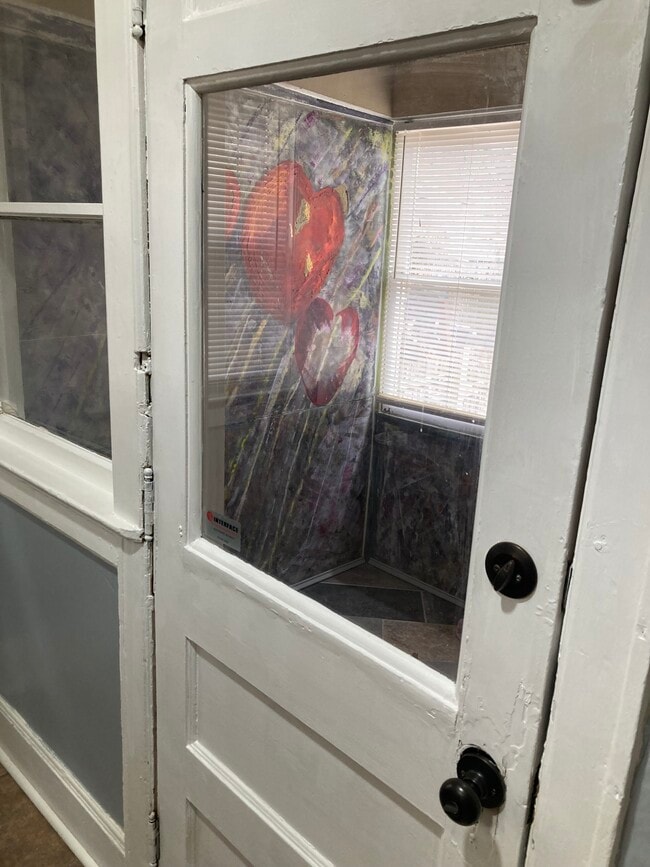 Building Photo - 3327 Wyandotte St