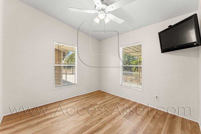 Building Photo - 24380 Pso Vivora
