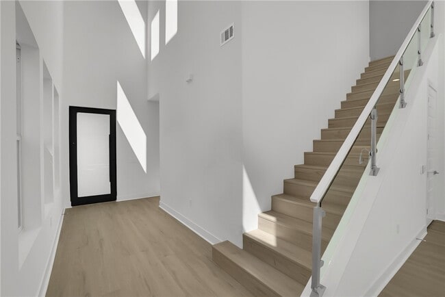 Building Photo - 168 Creation
