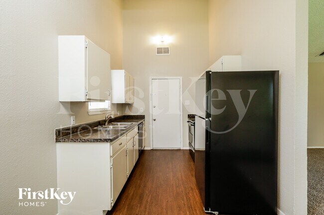 Building Photo - 23314 Balthasar St