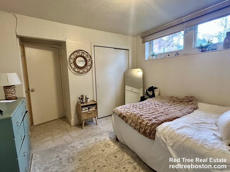 Building Photo - 50 Parkman St