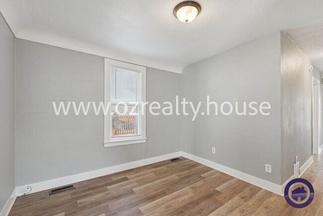 Building Photo - 1005 Elysian Ave