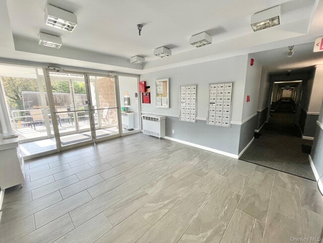 Building Photo - 501 N Barry Ave