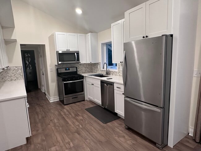 Building Photo - 1200 Algonquin Rd