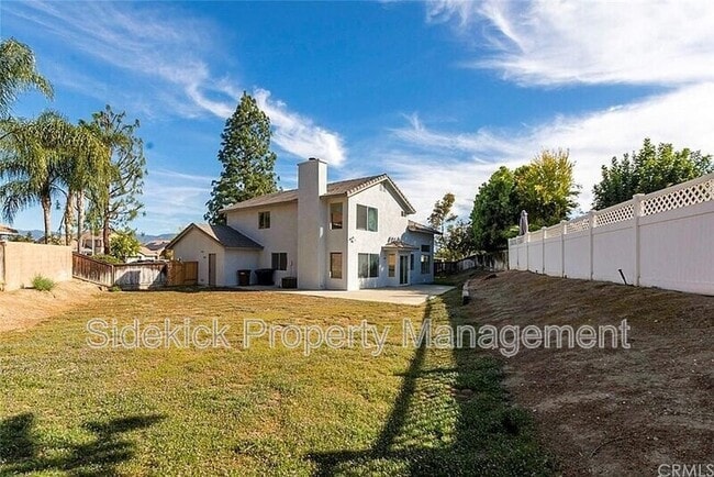 Building Photo - 1054 Fox Ct