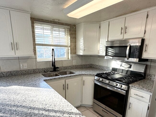 Building Photo - 786 San Simeon Way