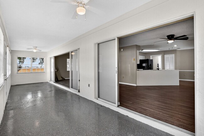 Building Photo - 802 Arietta Cir N