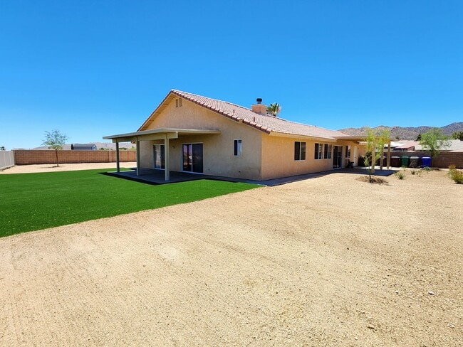 Building Photo - 57062 Millstone Dr