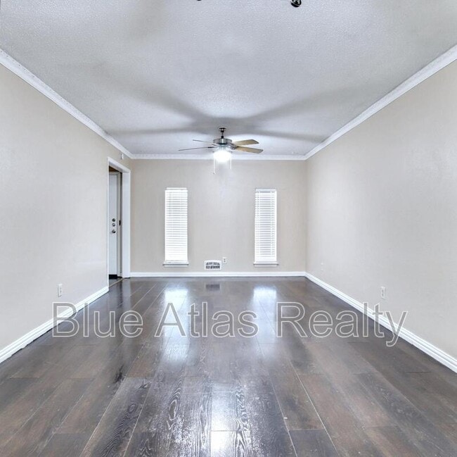 Building Photo - 9914 Brockbank Dr