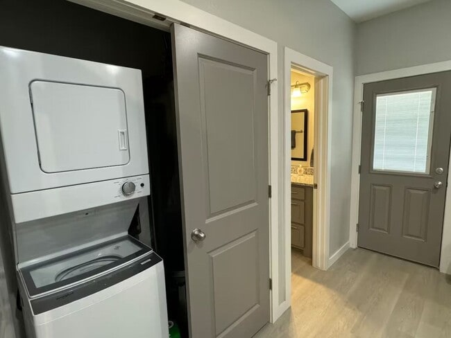 Building Photo - Fully Furnished 2BR/2BA | Brand-new w/ All Utilities Included