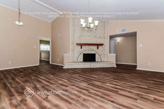 Building Photo - 8102 Kensington Dr