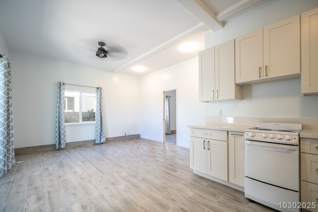 Building Photo - West Side Paradise – Downstairs 1-Bedroom,...