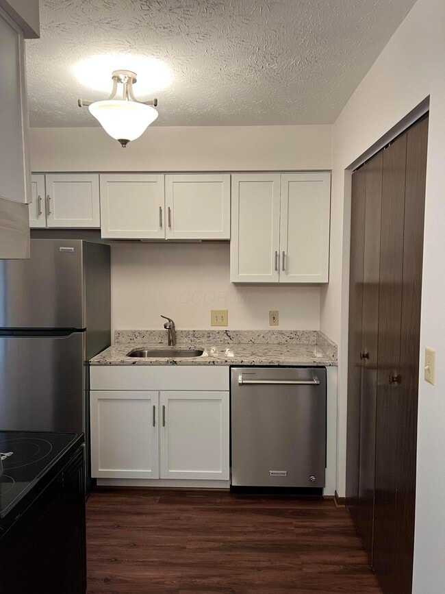 Building Photo - 217 Lee's Pl