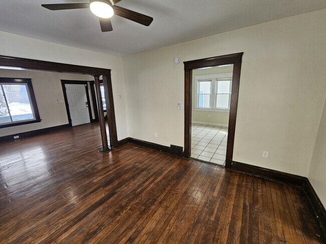 Building Photo - 3386 E 134th St