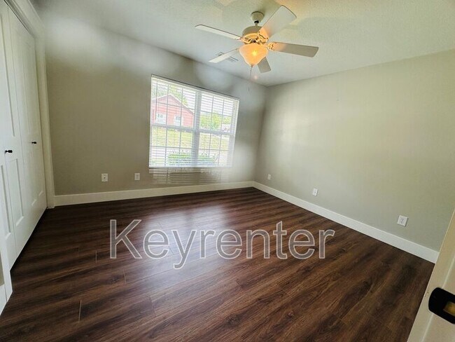 Building Photo - 5330 Blue Star Dr