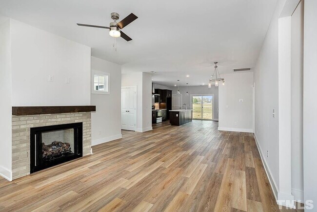 Building Photo - Single Family Home