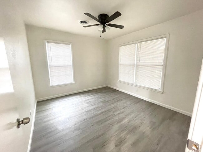 Building Photo - 2514 Garden Dr