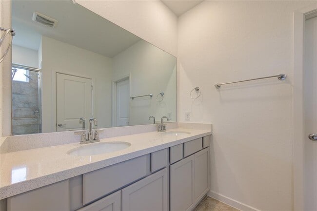 Building Photo - 7715 Primrose Myrtle Ln