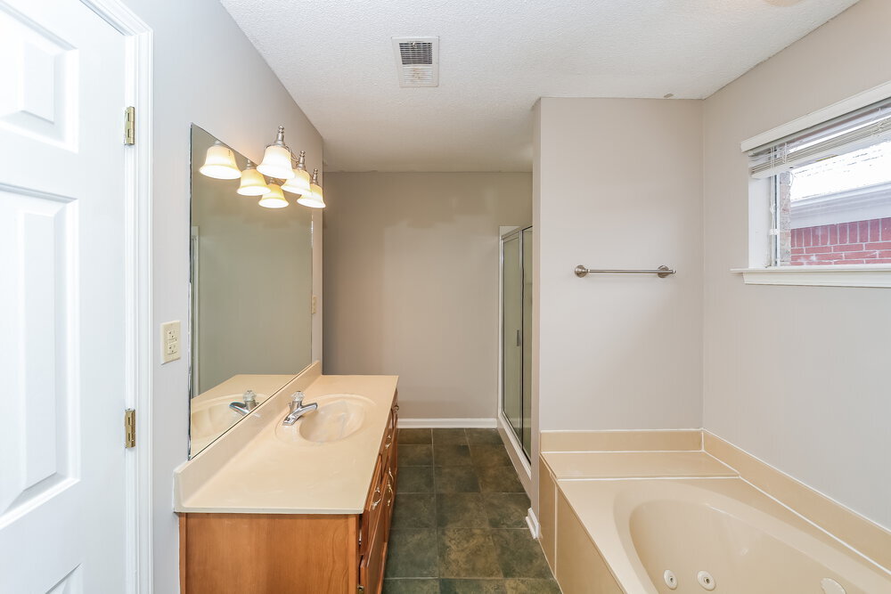 Building Photo - 8243 Cross Point Dr