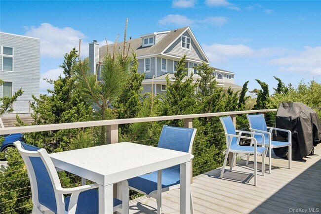 Building Photo - 846 Dune Rd
